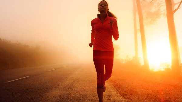 空腹跑步有利健康吗 跑步锻炼的五大好处是什么